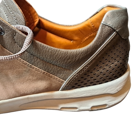 Rockport Comfort Sneakers Light Brown Suede Perforated Breathable Size 11 - Picture 7 of 12